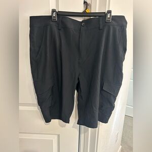 Men’s Oakley Black Cargo Shorts 2 pairs size 38